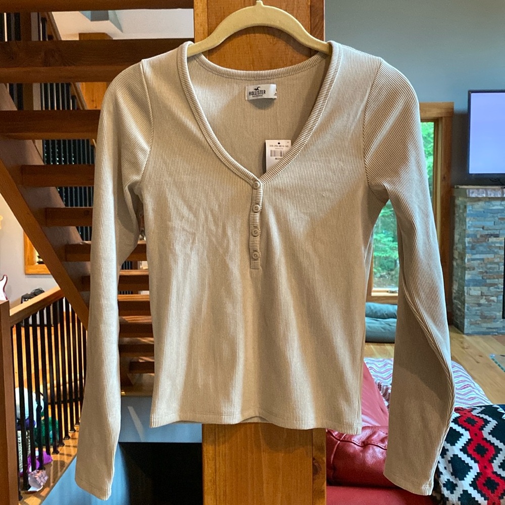 NWT Hollister Long Sleeve Shirt in Tan, size M
